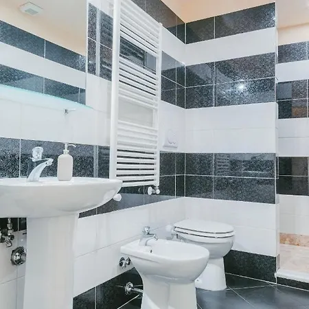 Dimora Dei Guelfi Bed & Breakfast Lucca